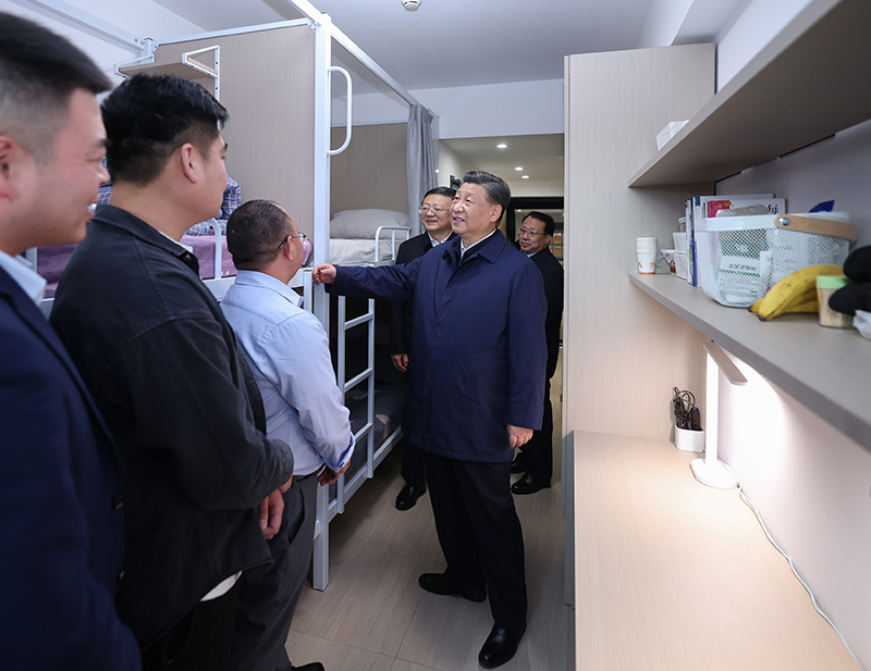 On the afternoon of November 29th, 2023, General Secretary of the Supreme Leader visited the Home of New Era Urban Builders and Managers in Minhang District, Shanghai, and learned about the living conditions of frontline workers in the city.
