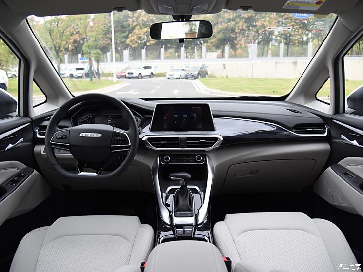 SAIC MAXUS EUNIQ 5 2019, Comfort Edition